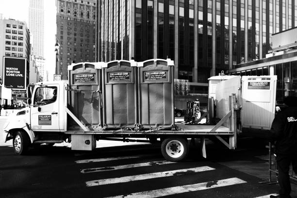 Best Luxury portable toilet rental  in Bondurant, IA